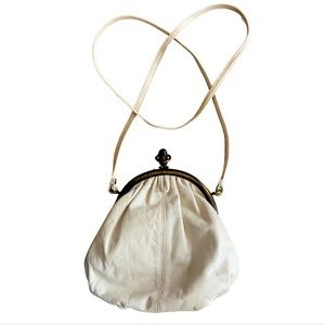 CREAM VINTAGE CROSSBODY PURSE!